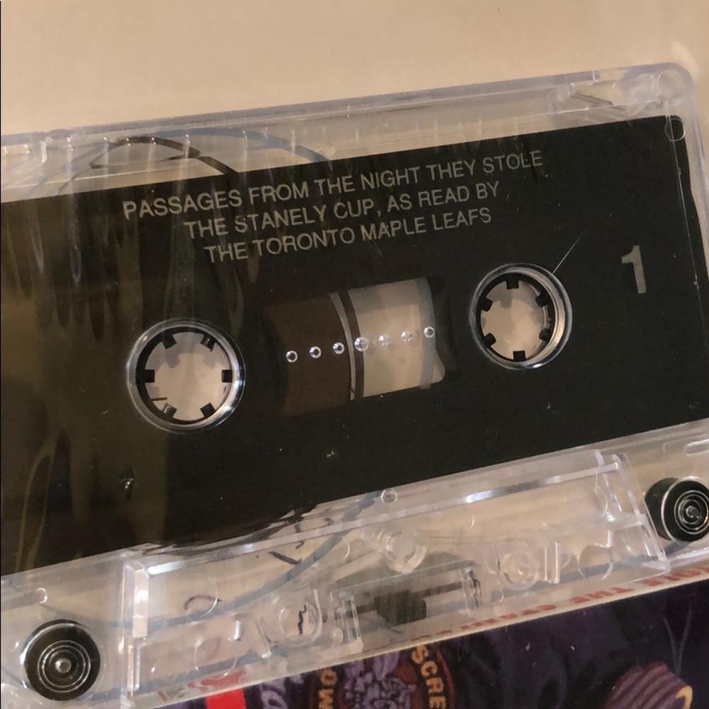 Vintage! ‘The Night They Stole The Stanley Cup’ Book & Cassette Tape - Picture 4 of 4
